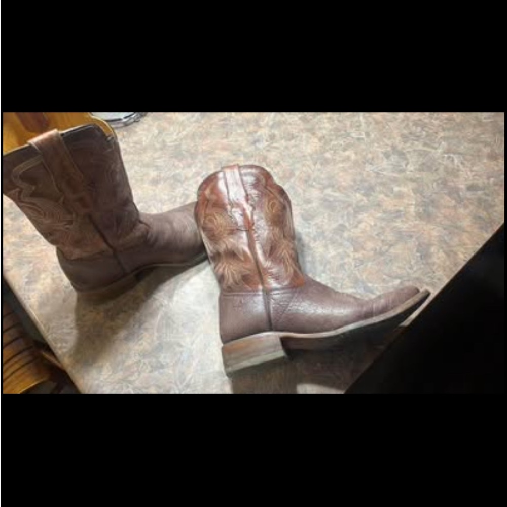 Boots - Picture 2 of 4